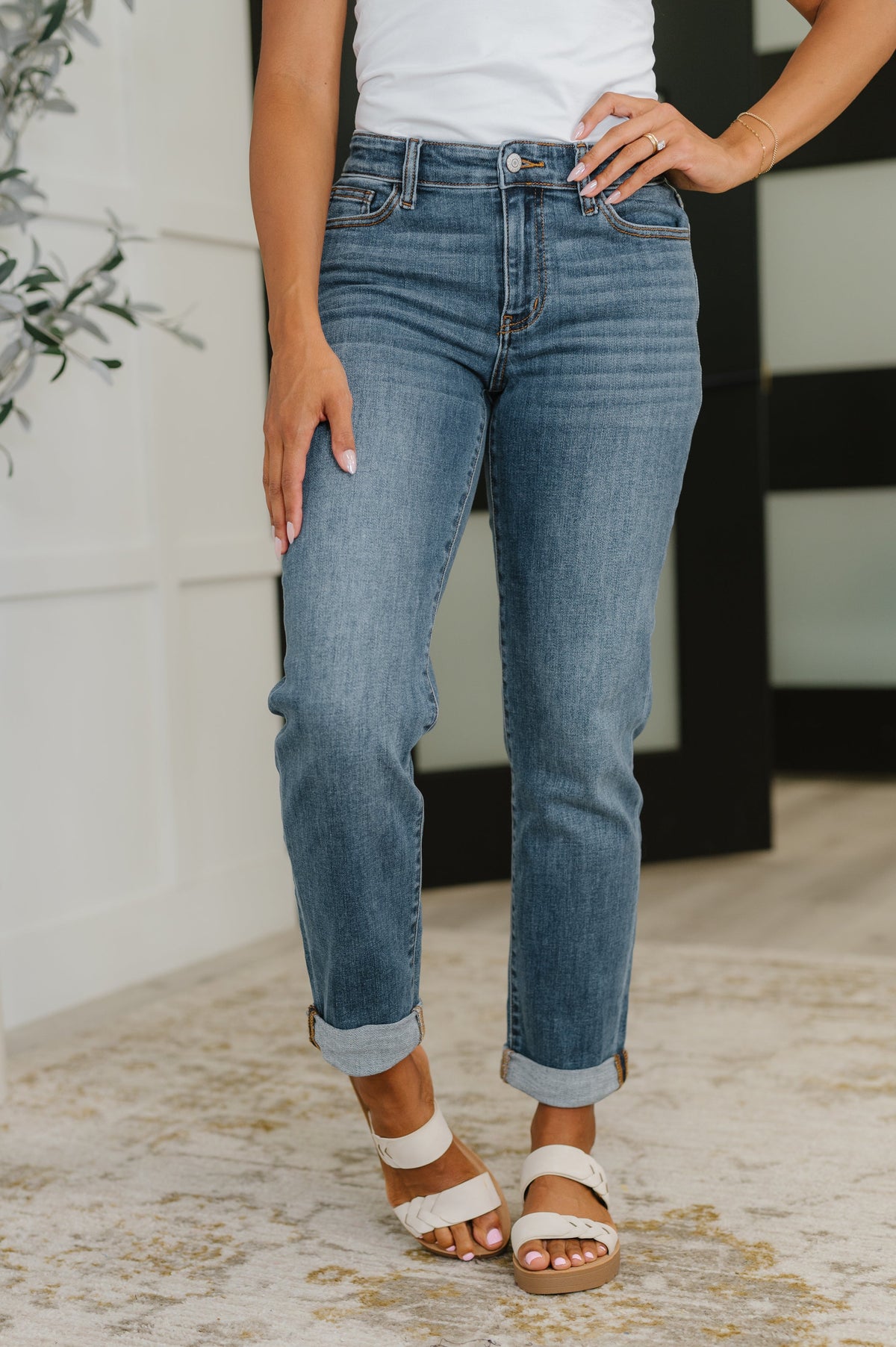 Judy Blue Mid Rise Classic Cuffed Boyfriend Jeans 82685